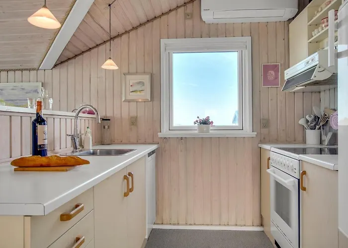 2 Bedroom In Casa vacanze Hjørring